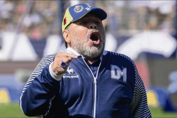 Maradona pledges future to Gimnasia after club elections