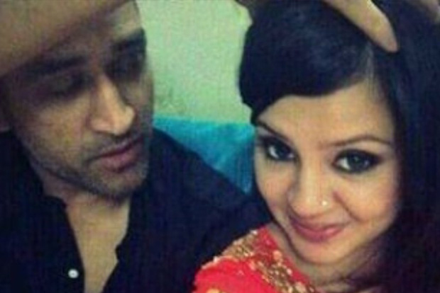 Dhoni shares throwback video with wife Sakshi on Instagram Dhoni shares throwback video with wife Sakshi on Instagram
