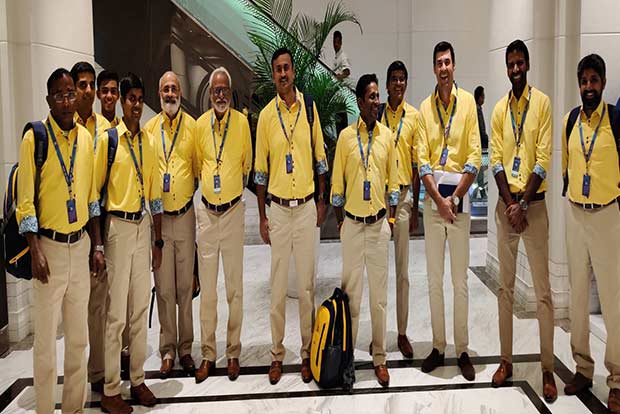 Chennai Super Kings ropes in Chawla, Curran