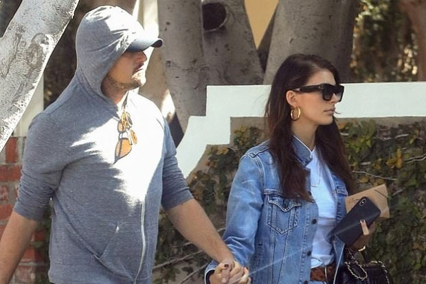 Leonardo DiCaprio goes incognito on date night