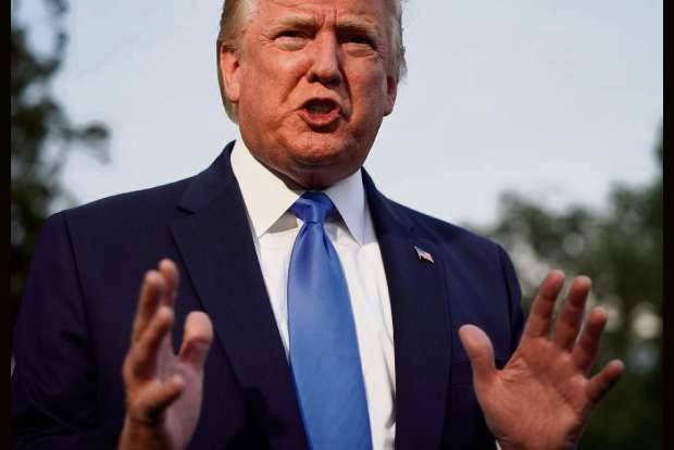 Trump slams unfair Pelosi delay, rallies conservatives