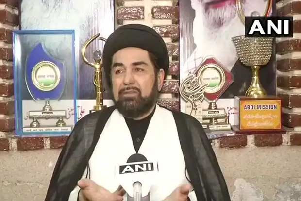 Facing communitys wrath, Shia cleric does U-turn