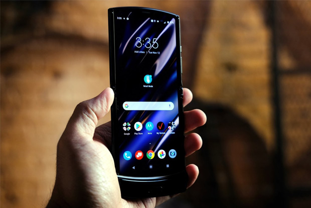 Motorola delays foldable Razrs sale due to high demand Motorola delays foldable Razrs sale due to high demand