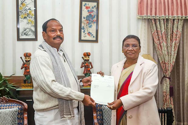 Raghubar Das resigns, asked to continue till new govt is formed