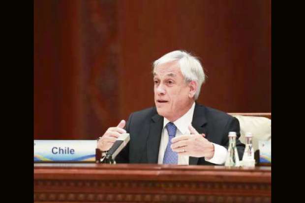 Chiles Prez calls for end to unrest in Christmas message