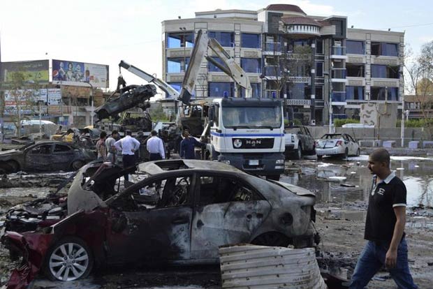 Bomb blast kills one, injures four in Baghdad