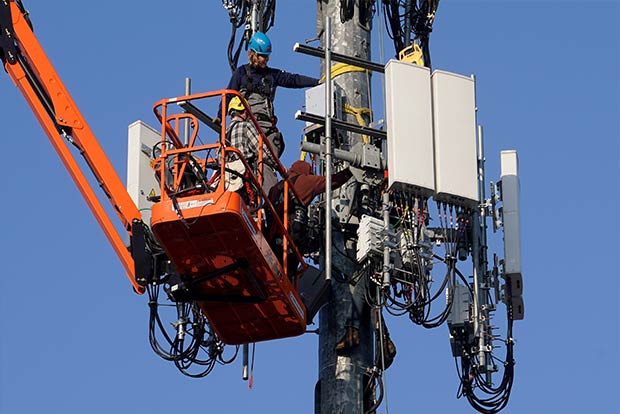 Fastest growing market once, Indian telecom battles for survival Fastest growing market once, Indian telecom battles for survival