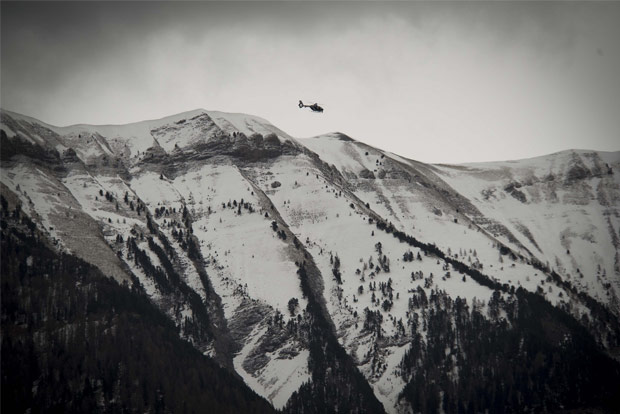 Avalanche in Italian Alps kill woman, 2 girls
