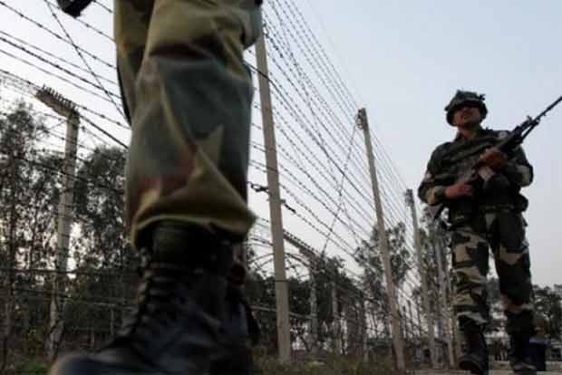 Smart fence along riverine Bangla border in Assam by July 2020: BSF DG Smart fence along riverine Bangla border in Assam by July 2020: BSF DG