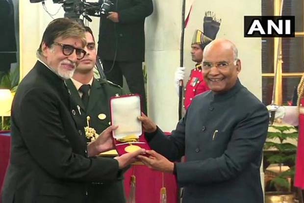 President honours Amitabh Bachchan with Dadasaheb Phalke Award