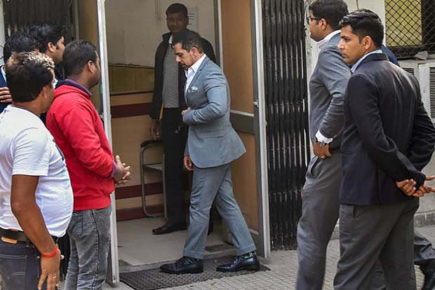 Robert Vadra grilled for 7 hours in money laundering case for fifth time