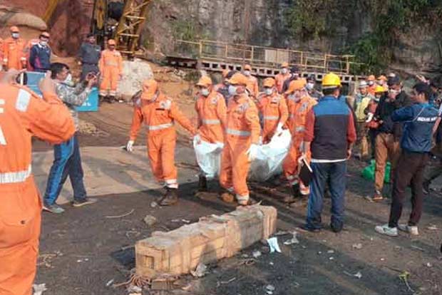 Retrieved miners body in Meghalaya identified by family