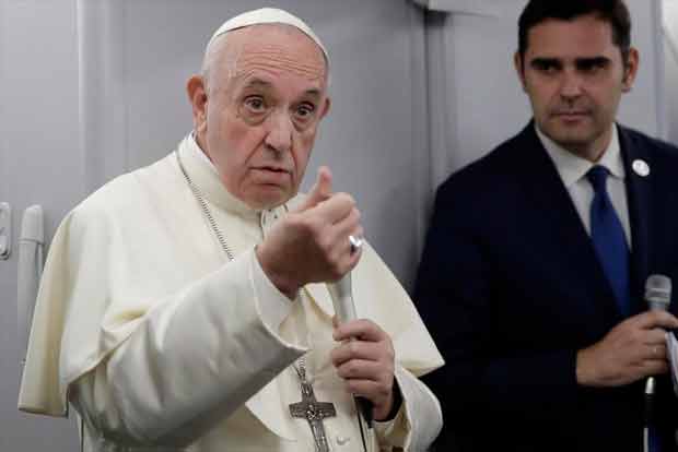 Pope reaffirms priest celibacy but makes case for exception