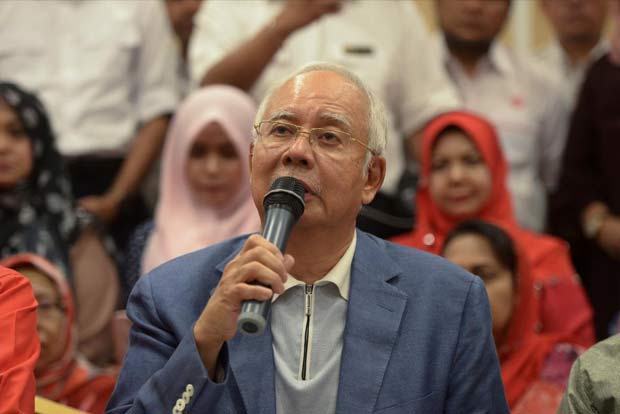 800,000 dollars spent in one day on Malaysia ex-PMs cards, court hears