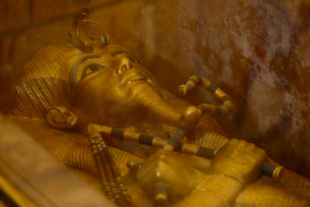 Egypt starts restoration of ancient King Tuts coffin Egypt starts restoration of ancient King Tuts coffin