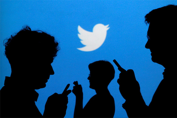 Facebook users take to Twitter to vent frustration