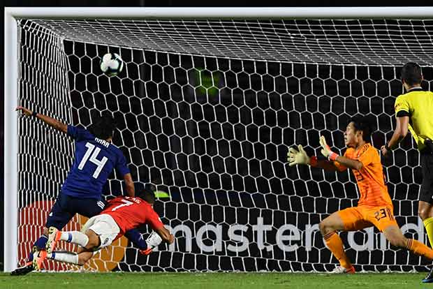 Sanchez strikes as Chile thrashes Japan