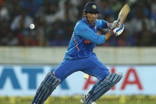 INDvAUS, 1st ODI: Kedar, Dhoni take India past finish line