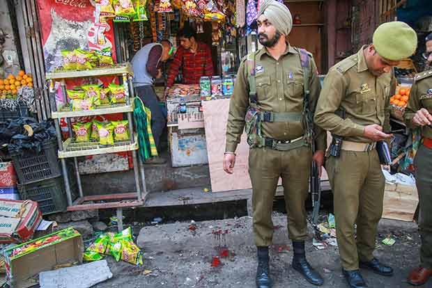 Grenade thrower, with links to Hizbul Mujahideen, arrested for Jammu bus stand blast