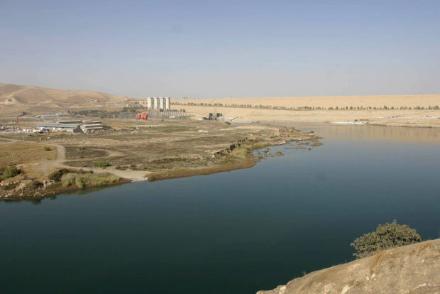 Ferry sinks in Tigris near Iraqs Mosul, killing 71