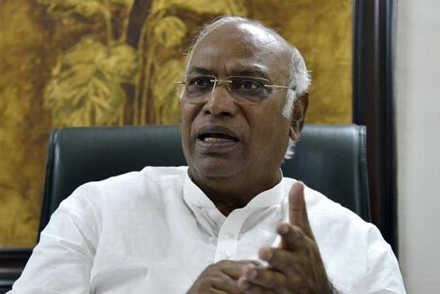 Will Modi hang himself in Vijay Chowk if Congress wins more than 40 seats: Kharge