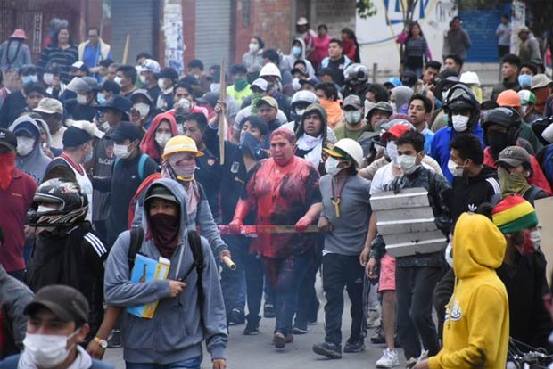 Protesters forcibly cut female Bolivia Mayors hair