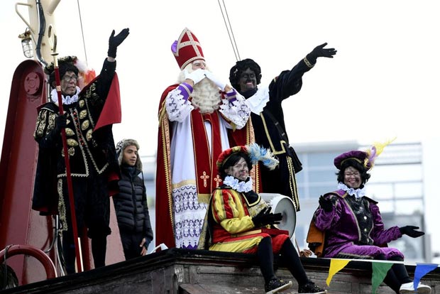 Black Pete protested as Dutch children hail St Nicholas