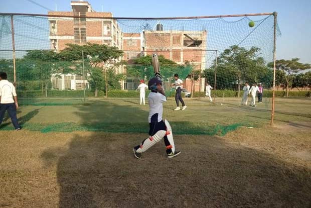Netizens in awe as Sehwag posts pic of kids of ‘Pulwama Shaheeds’ Netizens in awe as Sehwag posts pic of kids of ‘Pulwama Shaheeds’