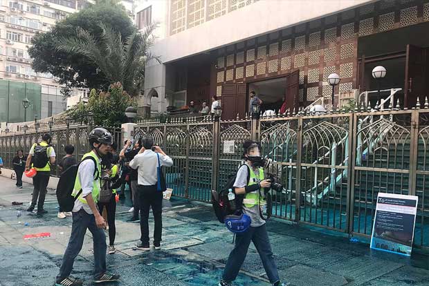 Apology accepted, Hong Kongs Muslims lament water cannon staining mosque