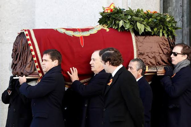 Spain exhumes Francos embalmed body from opulent tomb
