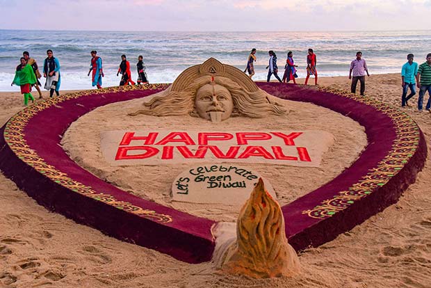 TN Governor, CM Palaniswami greet people on Diwali