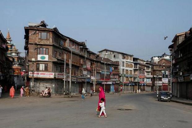 Article 370 aftermath: Kashmir businesses suffer Rs 10,000-crore loss
