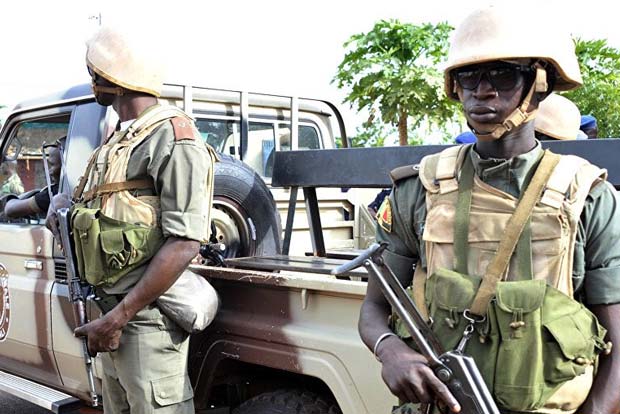 13 killed in central Mali after bus hits explosive device