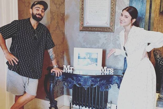 Anushka kissing Virats hand wins the Internet Anushka kissing Virats hand wins the Internet