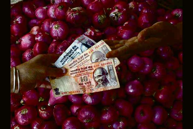 Supply shortage sends onion prices soaring to 4-yr high