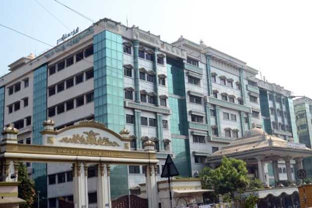 Govt notifies over 100 pvt hosps to treat corona patients