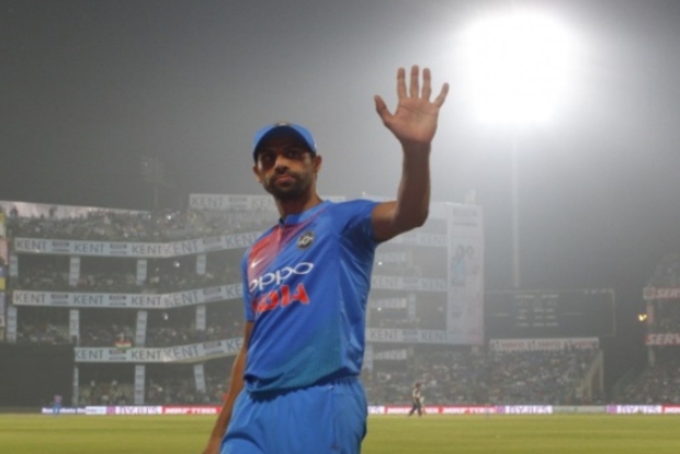 Dhonis Vizag knock felt like he had tasted blood: Nehra