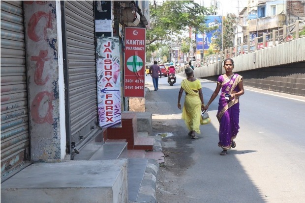 Violations continue even after govt seals 55 medical shops Violations continue even after govt seals 55 medical shops