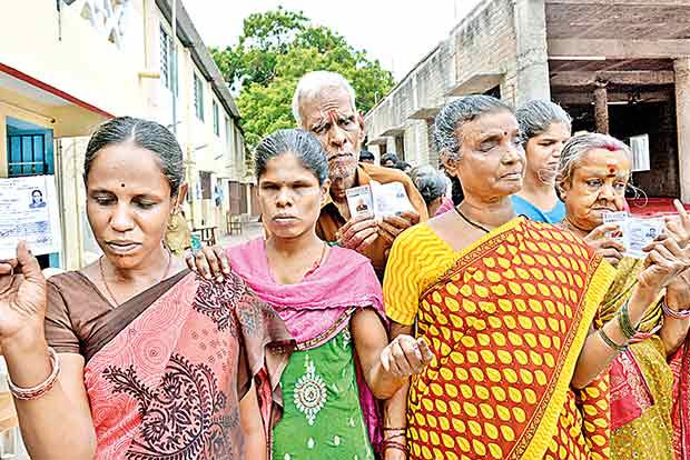 Visually impaired hawkers seek government help