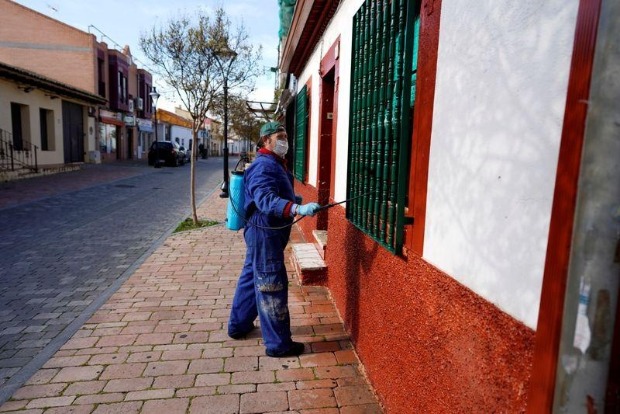 Spains coronavirus deaths pass 14,500, but real toll may be bigger