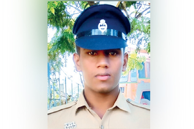 Pregnant lady gets blood from cop, blessed with baby girl