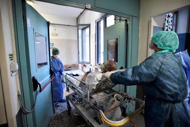 Italys daily coronavirus death toll and new cases push higher