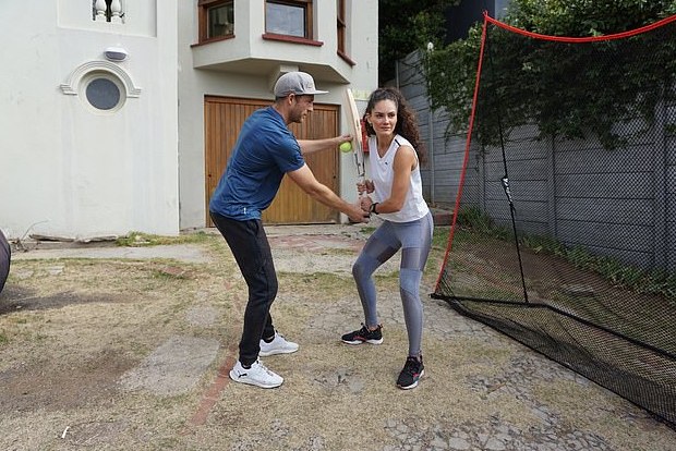 Cricket coach teaches batting to model girlfriend during isolation