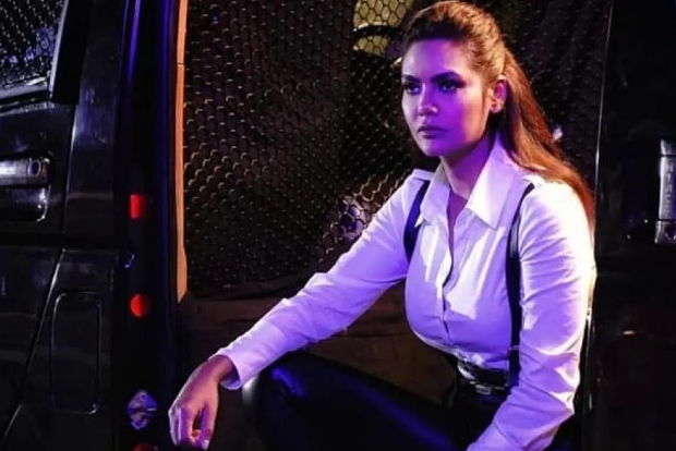 Esha Gupta: REJCTX2 teaser looks fantastic