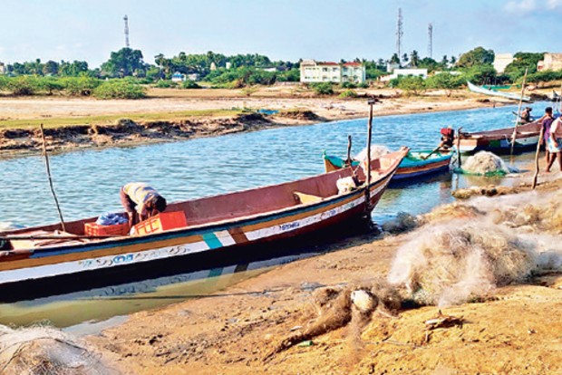 Residents of AP islets barred entry into fishing hamlet near Gummidipoondi