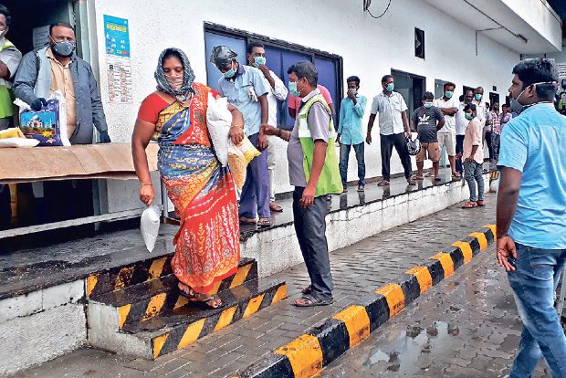 With Corpn permission, NGOs continue to deliver food packets With Corpn permission, NGOs continue to deliver food packets