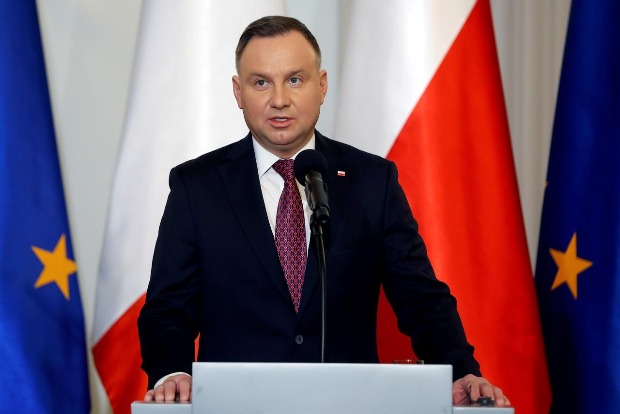 Poland president may win landslide as opposition voters stay away: poll