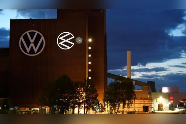 Volkswagen re-starts Europes largest car factory after coronavirus shutdown