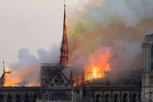 Restoration work resumes at Notre Dame after COVID-19 hiatus Restoration work resumes at Notre Dame after COVID-19 hiatus