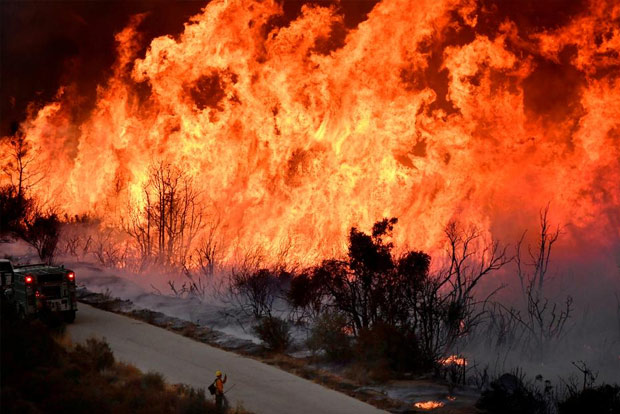 Over 8,000 residents evacuated over wildfire in Southern California